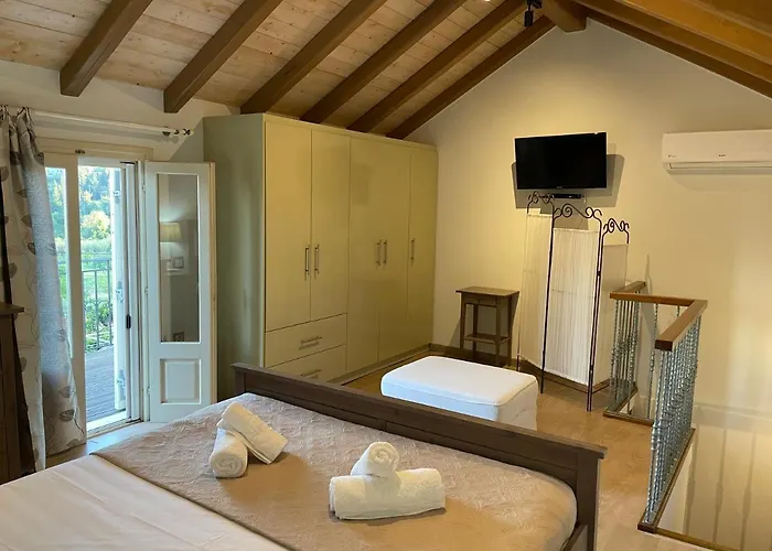 Daire Katsantonis Luxury House